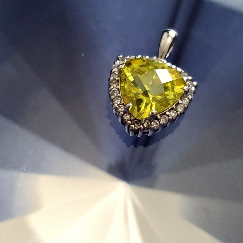 Peridot Diamond Pendant - Picture 1 of 8